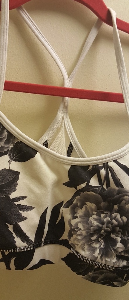 Lululemon Black and White Floral Size 8 Sports Bra
